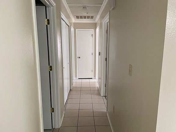 4th image of 2727 Gibraltar St
