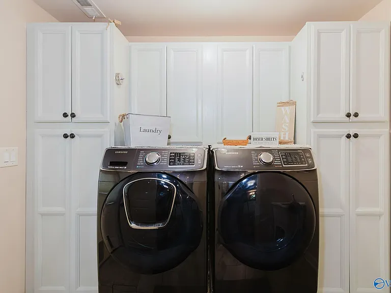 211 Ward Ave NE — Photo 14