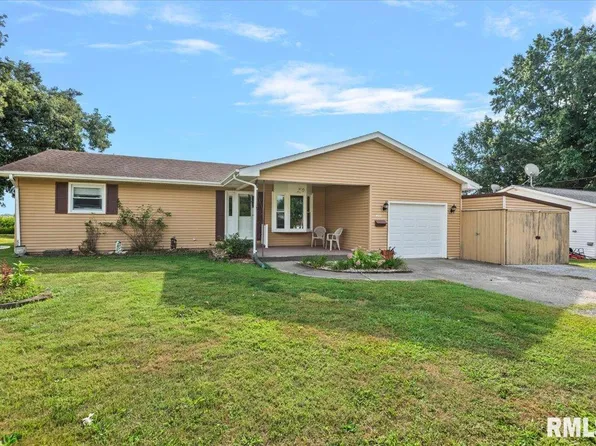 402 S Curtiss St, Waverly, IL 62692
