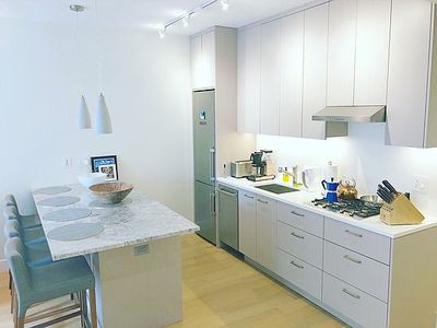 536 E 13th St APT 2R, New York, NY, 10009