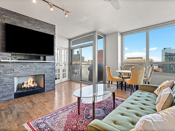 3rd image of 701 S Wells St APT 2302