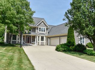 446 Overland Trl, Grafton, WI 53024