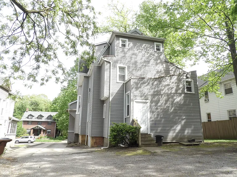 84 Rhodes Ave #4 — Photo 10