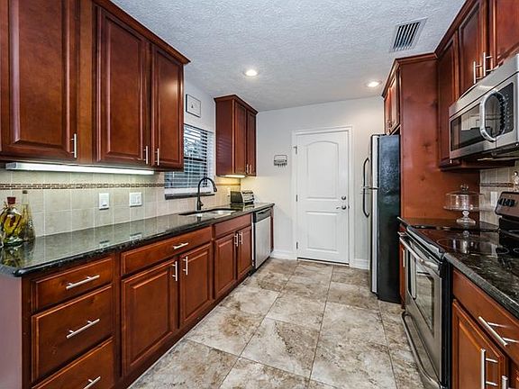 4th image of 1147 Victor Herbert Dr