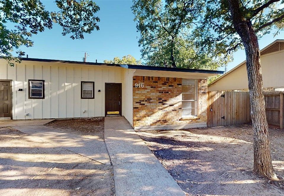1st image of 916 Navarro Dr