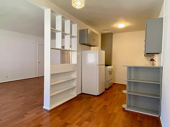 4th image of 8277 Fountain Ave #7