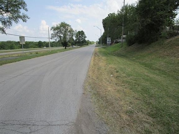 3rd image of 801 Marilynn Ave