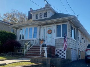 827 Terrace Ave, Woodbridge, NJ 07095