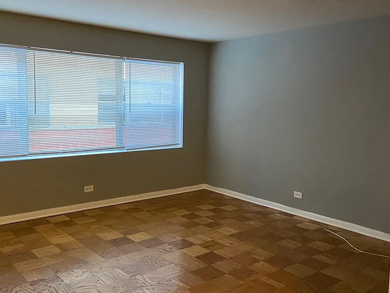 1040 Chicago Ave #108 — Photo 3