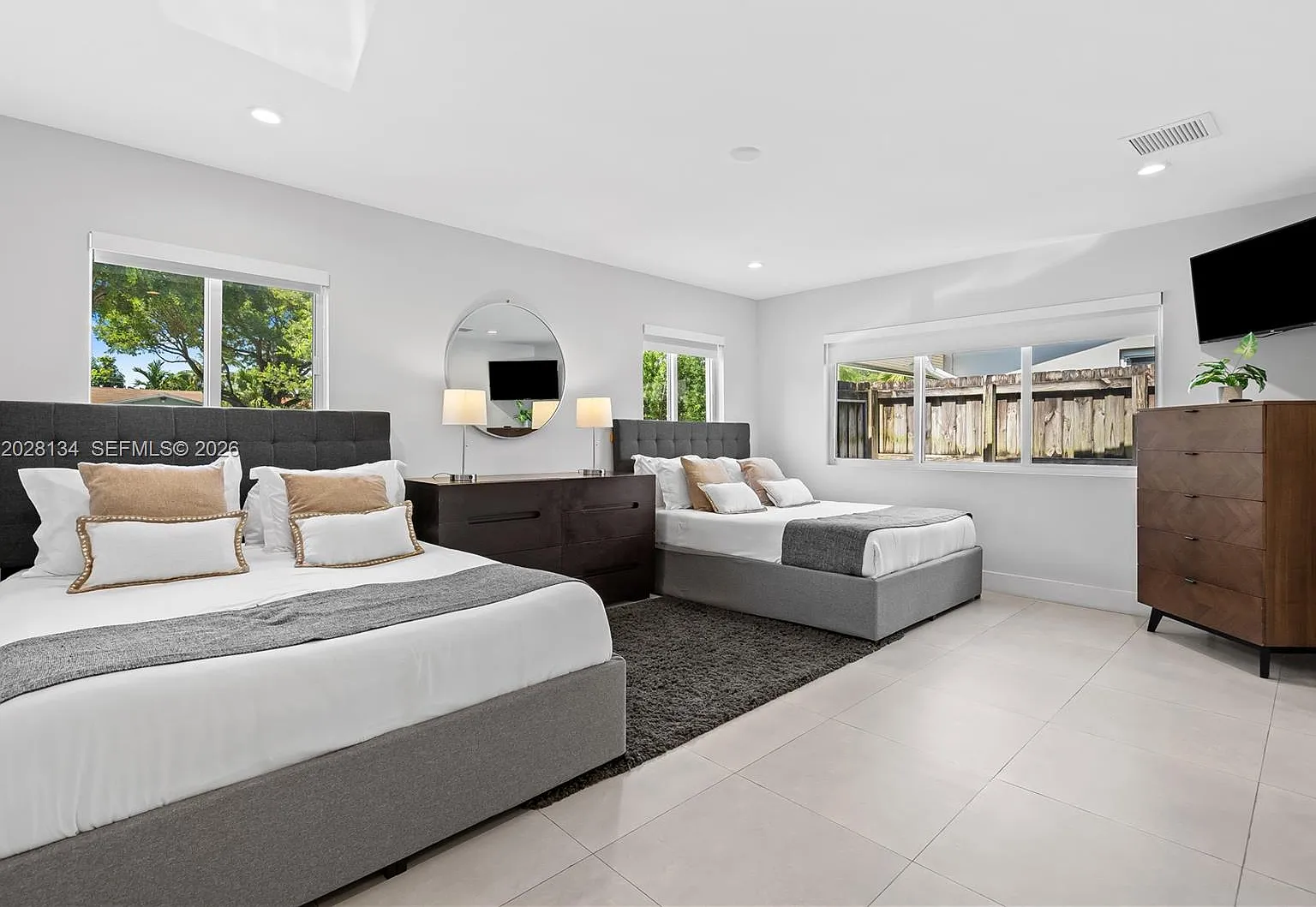 4 bed, 3.0 bath, $12,000 — Photo 1