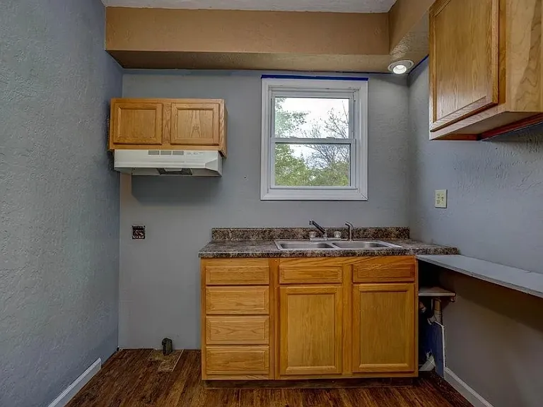 330 W Withrow St — Photo 16