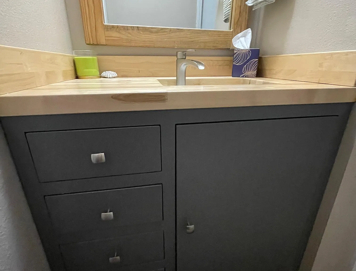 3 bed, 1050 sqft, $3,700 — Photo 4