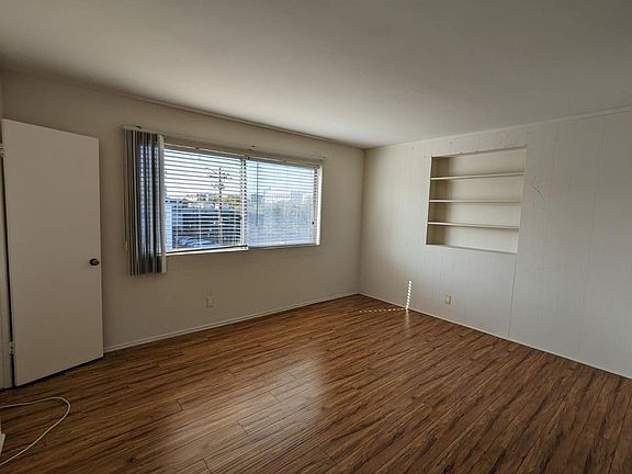 4th image of 351 N Palm Dr APT 303