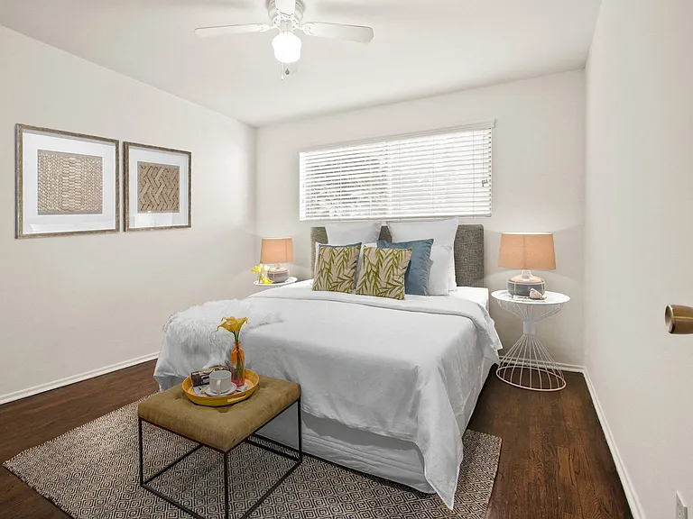 113 N Gale Dr — Photo 21
