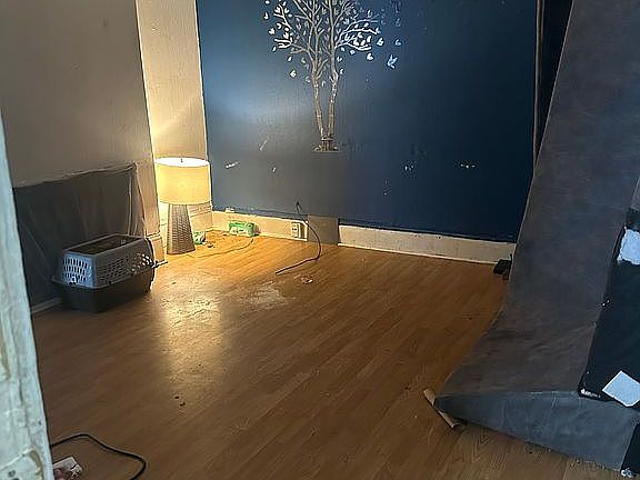 4th image of 9327 Pratt Ave
