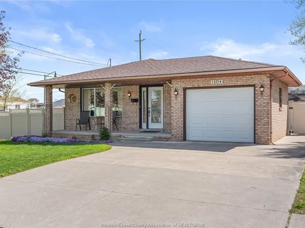 1404 Shawnee Rd, Tecumseh, ON N8N 1S2