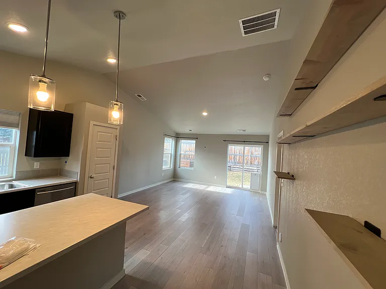 3313 Sandy Harbor Dr — Photo 13