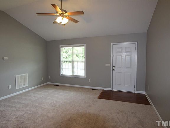 4th image of 570 Lockwood Dr