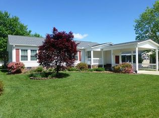 465 Sassafras Dr, Hendersonville, NC 28739