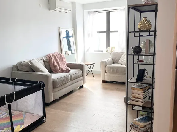 287 Hawthorne Street image 1 of 11