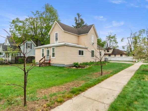 202 E 3rd St, Gaylord, MI 49735