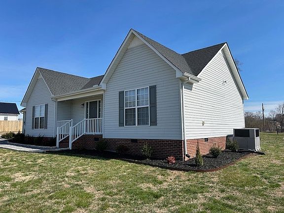 3rd image of 6 Saddleford Dr