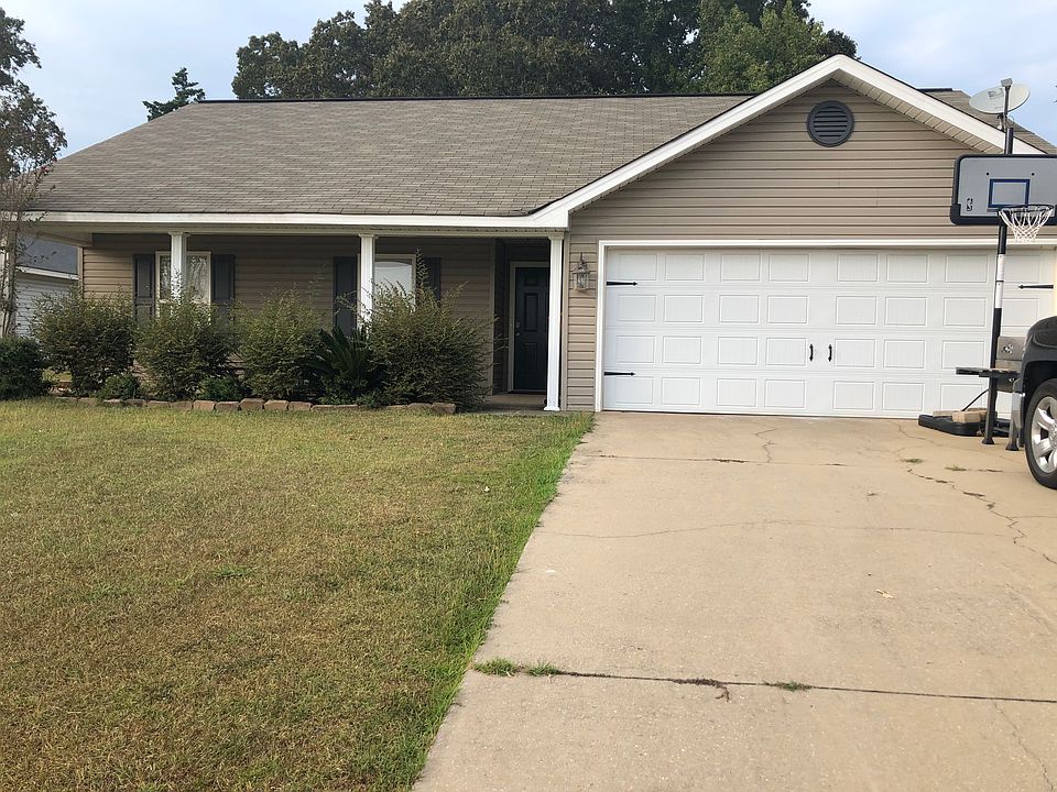 1st image of 18492 Thoroughbred Dr