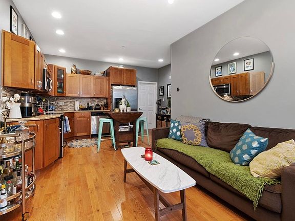 3rd image of 1826 Christian St #A