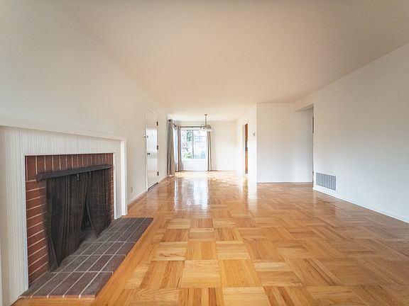 5th image of 304 Valverde Dr