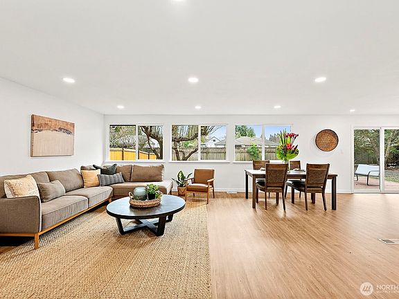 5th image of 14303 113th Avenue Ct E