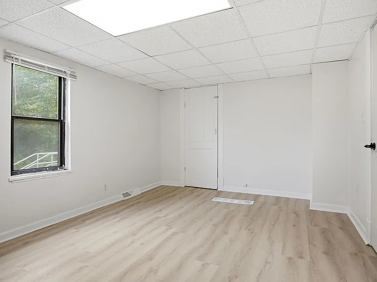 3185 Glendale Ave — Photo 8
