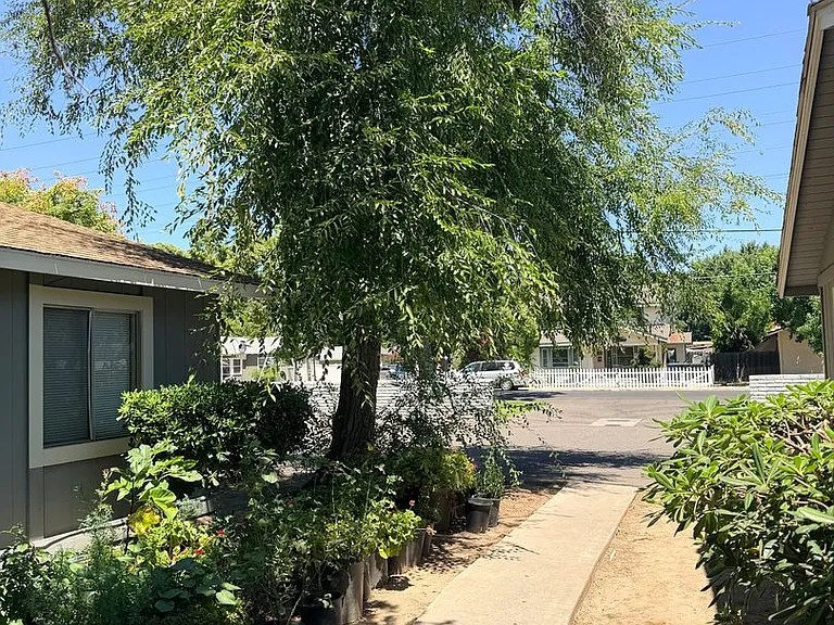 1100 Lucern Ave — Photo 10
