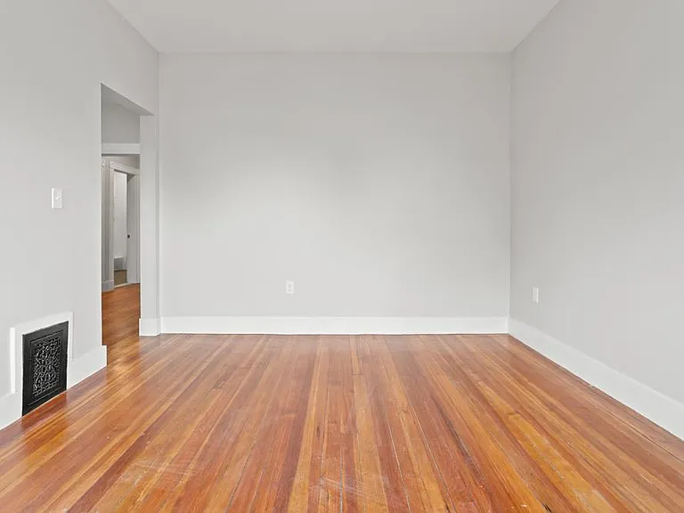 68 Saxton St #2 — Photo 5