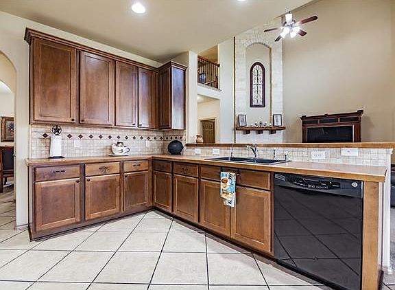 5th image of 1628 Augusta Bend Dr