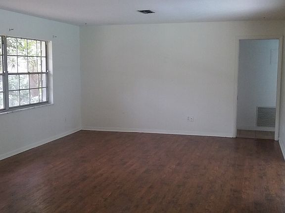 4th image of 464 Homer Ave