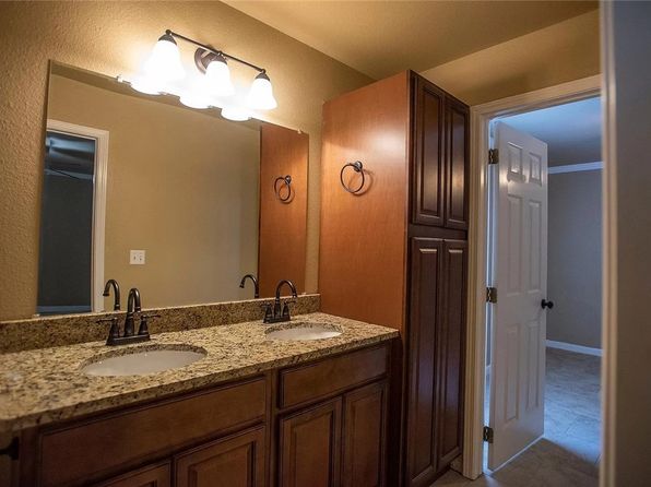 fayetteville-arkansas-444953365 picture