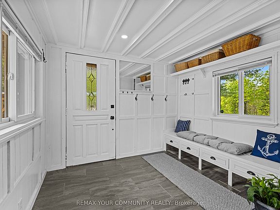 5th image of 1009 Summerville Rd
