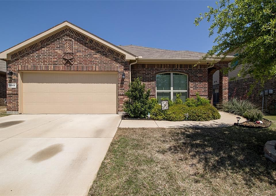 1st image of 1049 Meadow Scape Dr