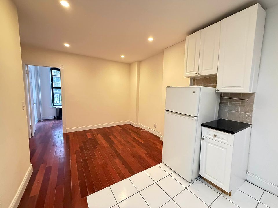 1st image of 315 E 73rd St #86