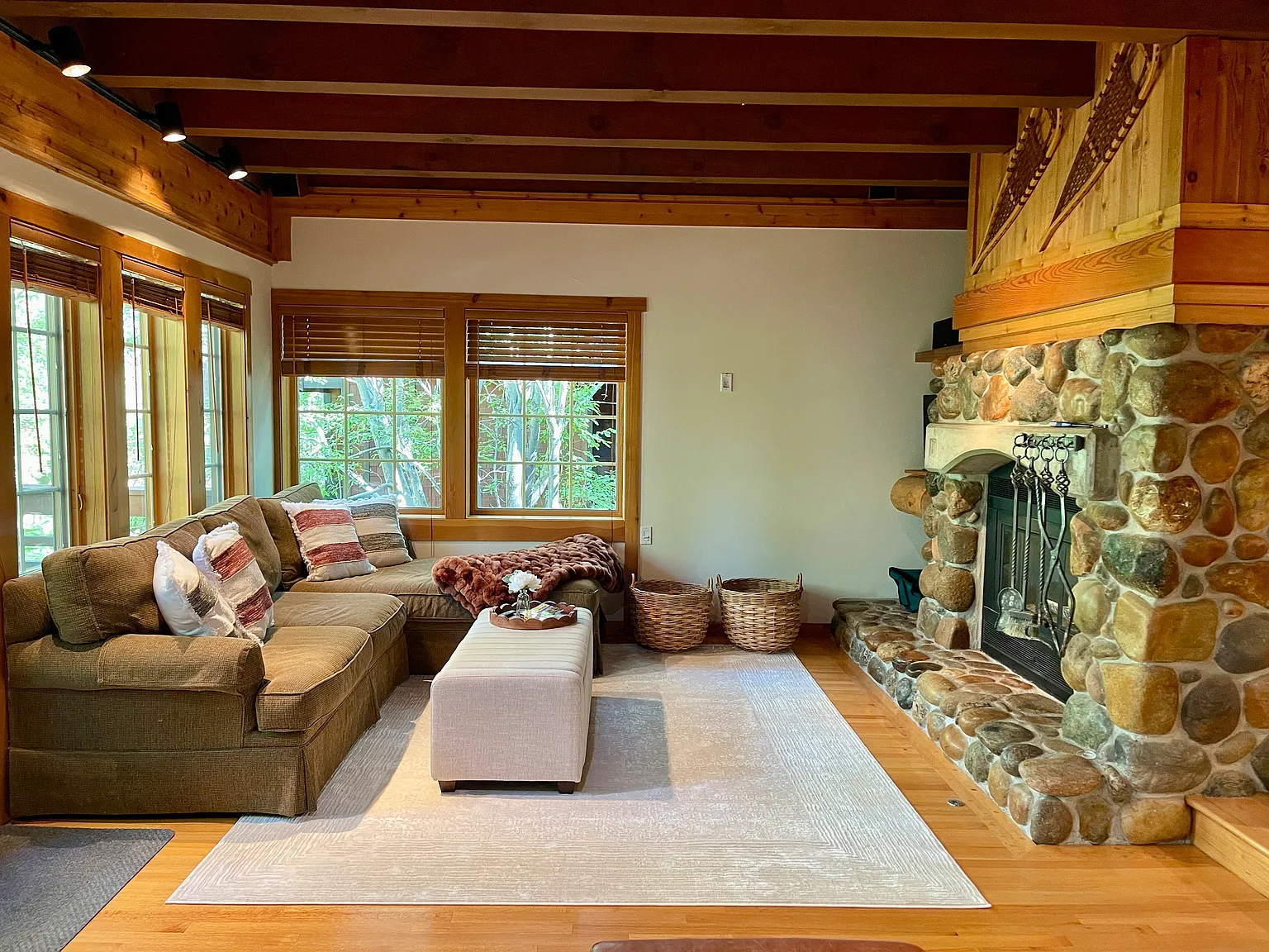 3 bed, 2417 sqft, $5,400 — Photo 1