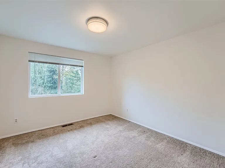 17308 NE 13th Pl — Photo 11