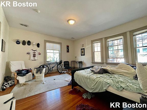 Bedroom 2 (Second Floor)