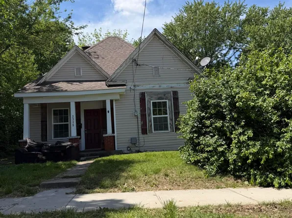 2325 N Ramsey Avenue, Springfield, MO 65803
