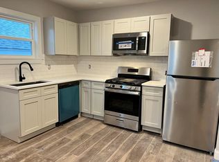 18 Webster Ave, Lowell, MA 01850