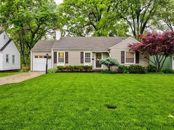 5341 Ash St, Roeland Park, KS 66205
