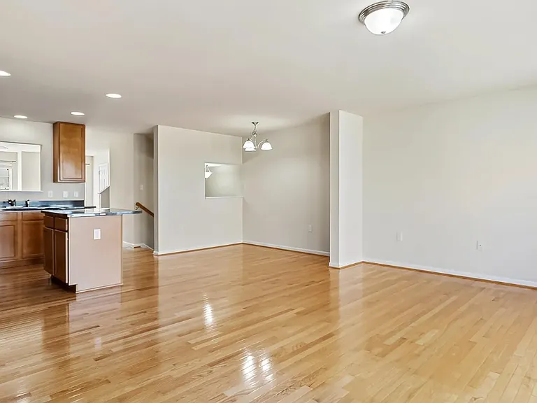 Living Room Pic 3