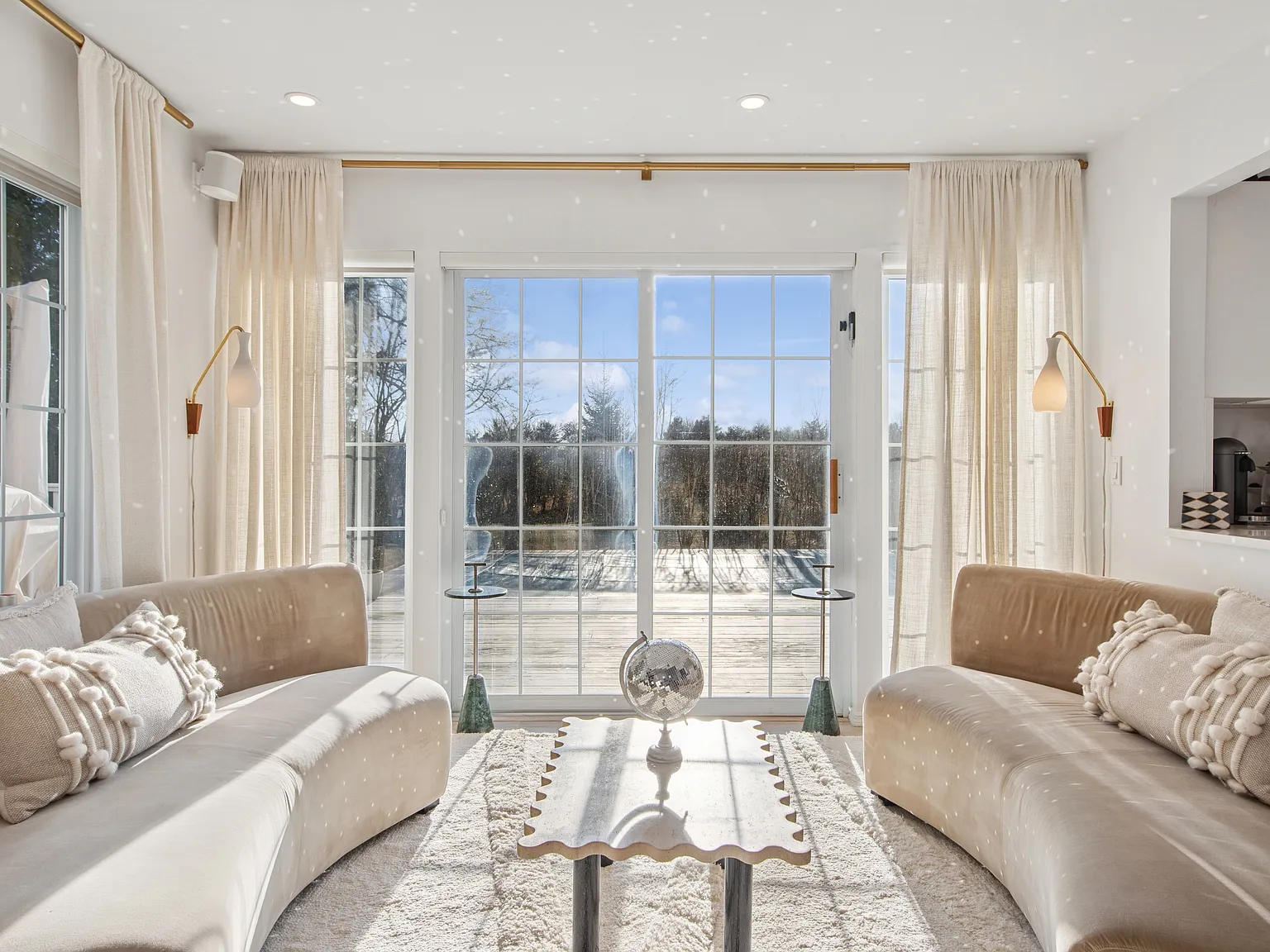 Quiet, Luxury in the Heart of the Hamptons — Photo 4