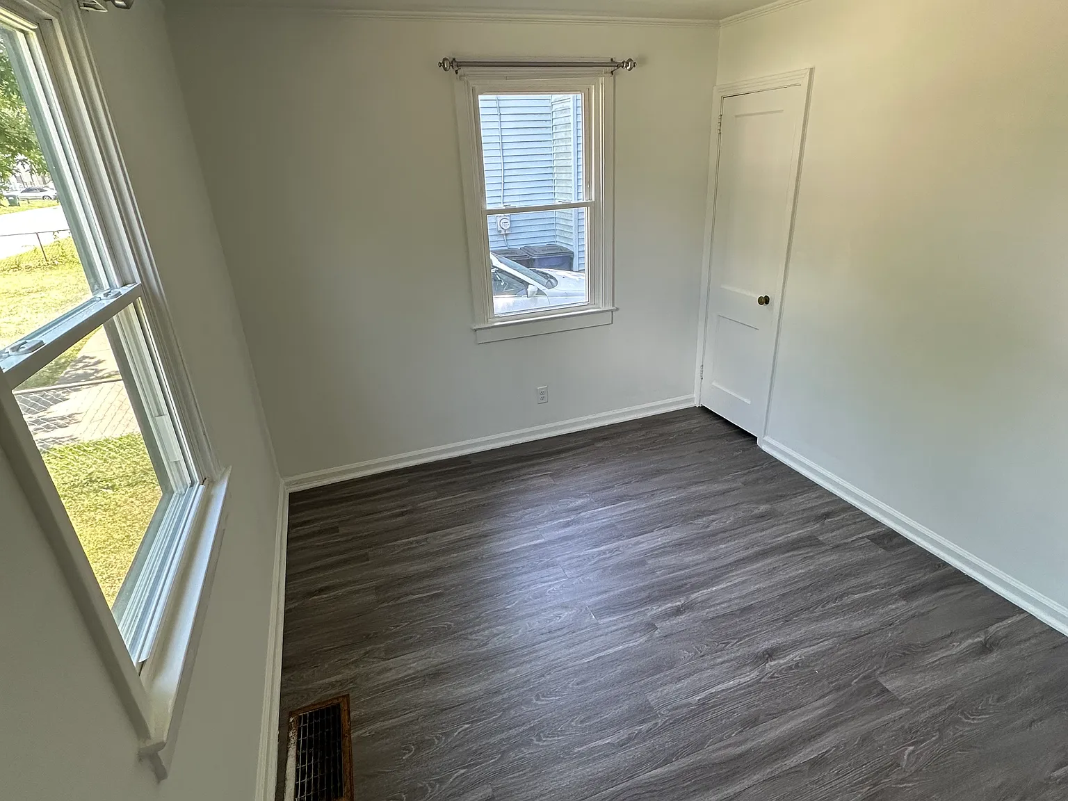 3 bed, 906 sqft, $1,200 — Photo 4