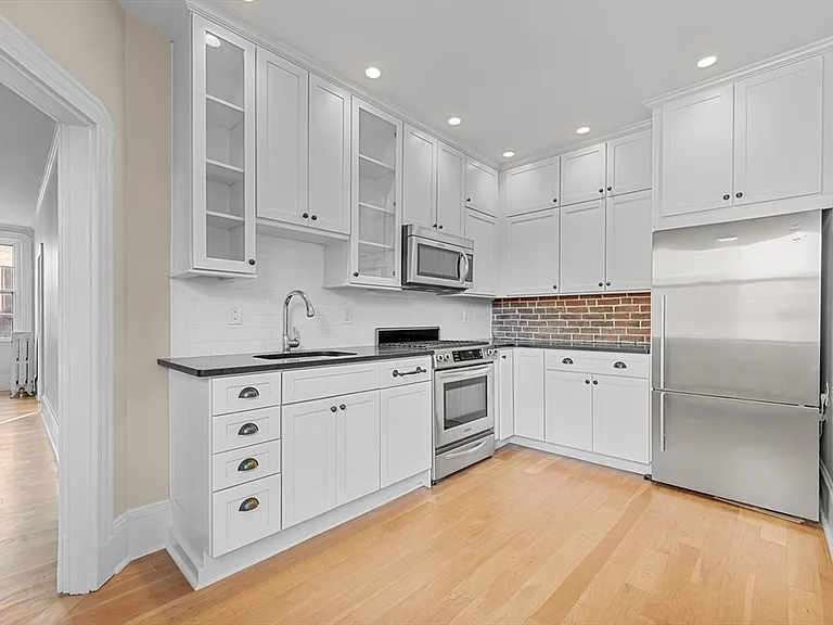 132 Myrtle St #2 — Photo 7