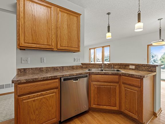 3rd image of 1096 Danube Ave